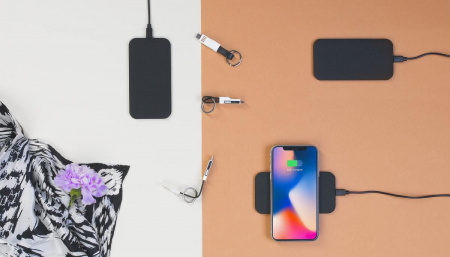 Настольное беспроводное зарядное устройство "Slim SOFTTOUCH", цвет черный