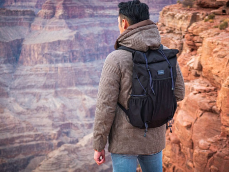 Легкий складывающийся рюкзак-мессенджер Venturer Eco, черный