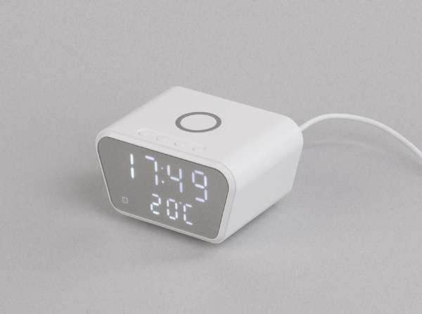 Настольные часы "Smart Clock" с беспроводным (15W) зарядным устройством, будильником и термометром, цвет белый