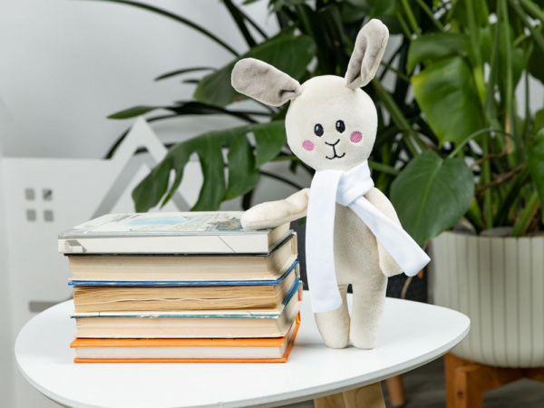 Мягкая игрушка Beastie Toys, заяц с белым шарфом