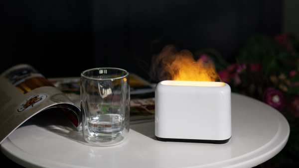 Увлажнитель "Flame" с эффектом пламени, цвет белый