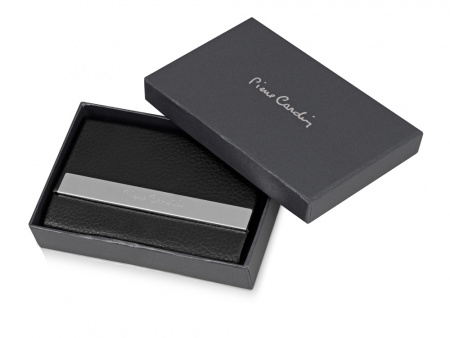 Визитница Pierre Cardin. Корпус - иск.кожа. Размер 9,5 х 6,6 х 1,4 см. Цвет - черный