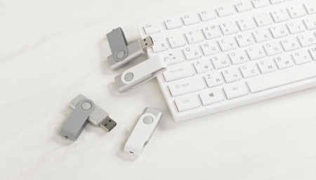 Флеш-карта "Vostok", объем памяти 16GB, покрытие soft touch#, цвет белый